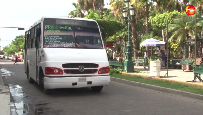 Buscan carril preferencial para camiones urbanos en Mazatlán