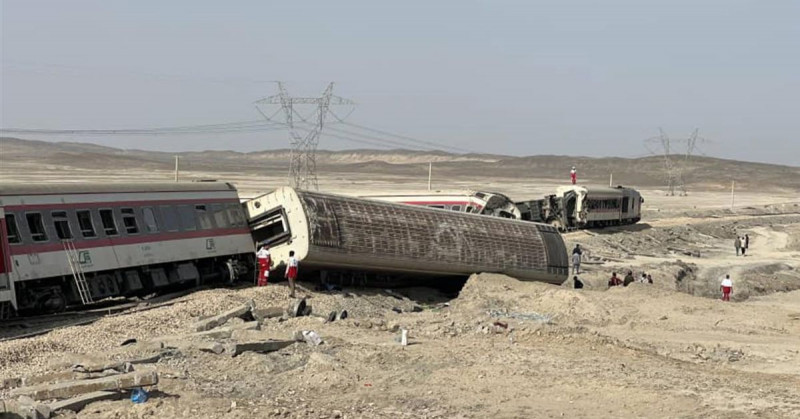 21 muertos y 86 heridos por descarrilamiento de un tren en Irán