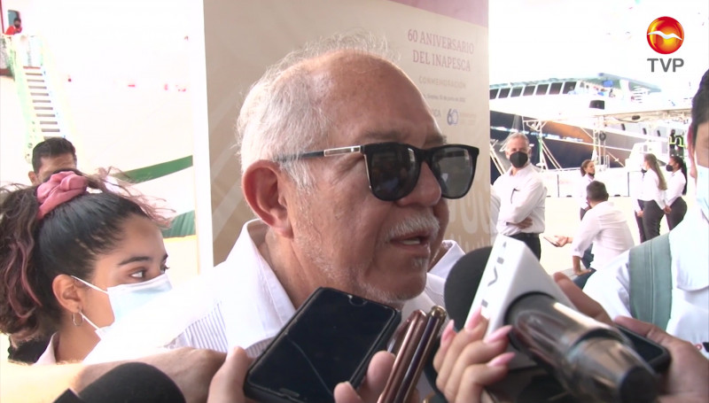 Se becará a hijos de policías en Mazatlán: Alcalde Benítez Torres