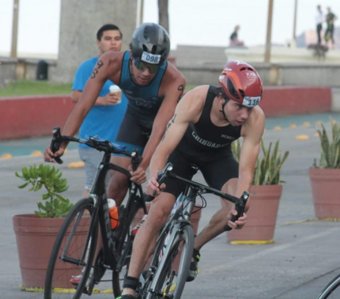 Se realiza el Triatlón Olas Altas Mazatlán 2022