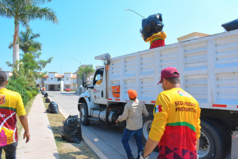Comuna realiza limpieza integral en fraccionamiento Portaceli