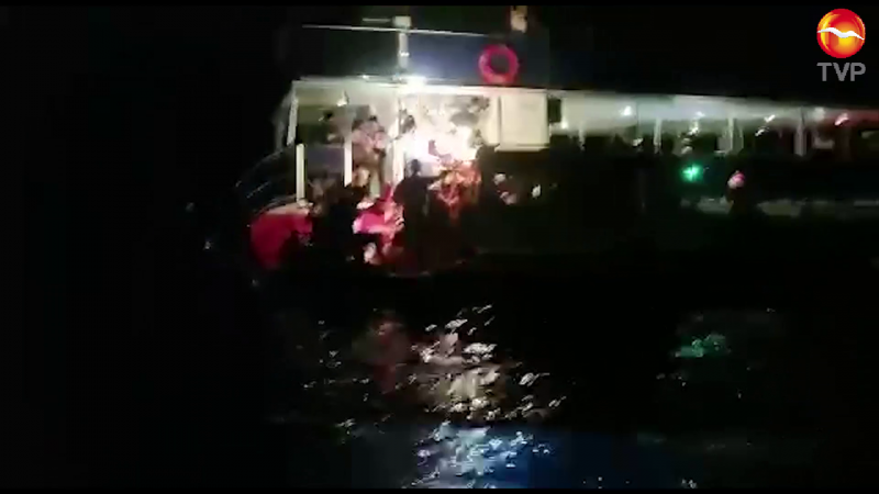 Catamarán varado en Mazatlán