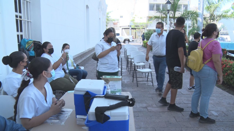 Continúa la vacunación en el ayuntamiento de Culiacán