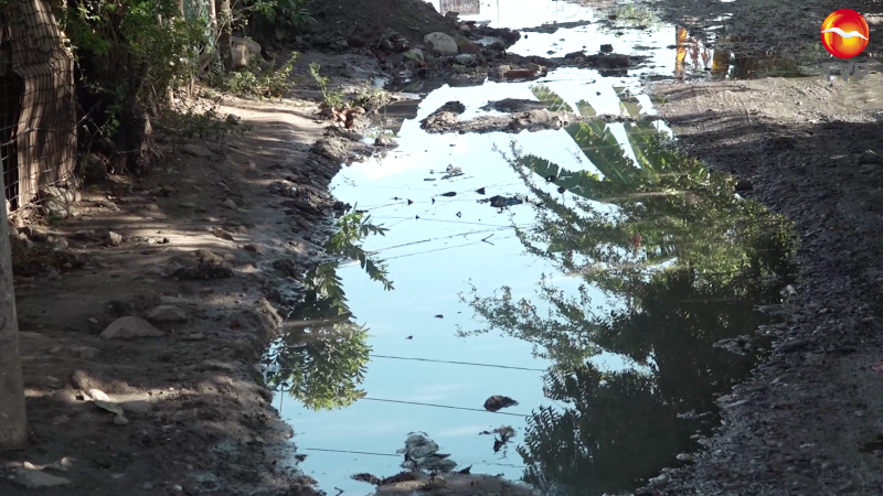 Fuga de aguas negras en colonia de Villa Unión
