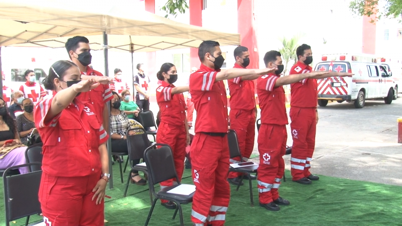 Se gradúan técnicos en urgencias médicas de Cruz Roja