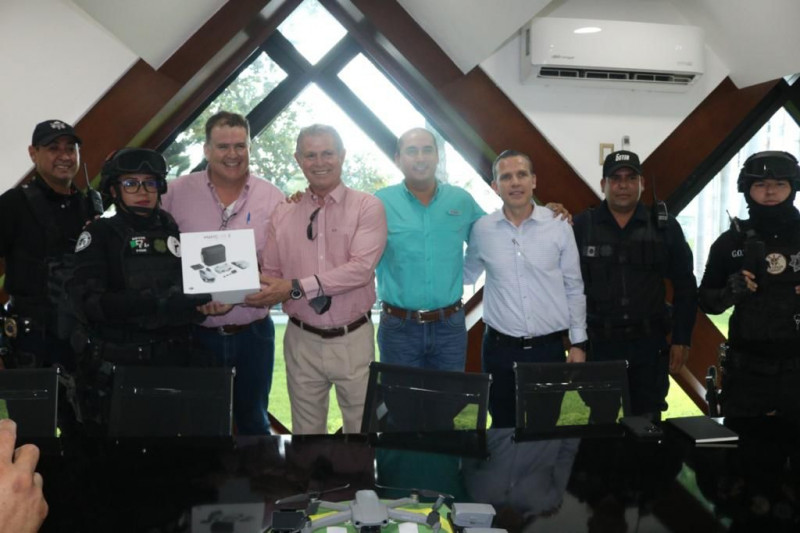 La AARFS dona un dron a la Secretaría de Seguridad y Protección Ciudadana de Ahome.