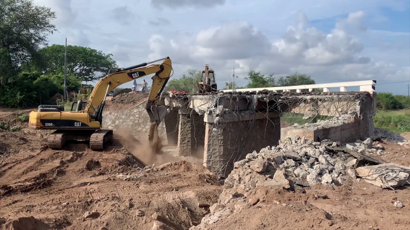 Inicia reconstrucción del puente de El Quelite
