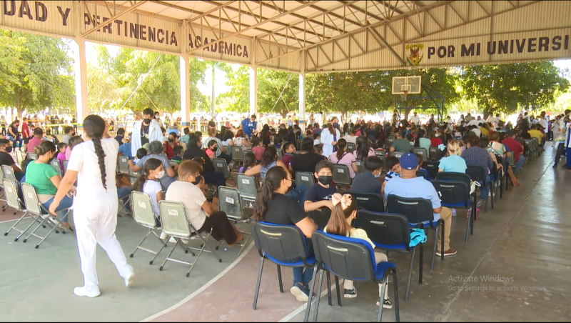 Mala organización en la vacunación a menores señalan madres de familia