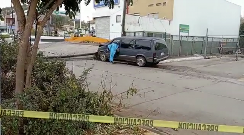Muere a chocar contra poste en Mazatlán