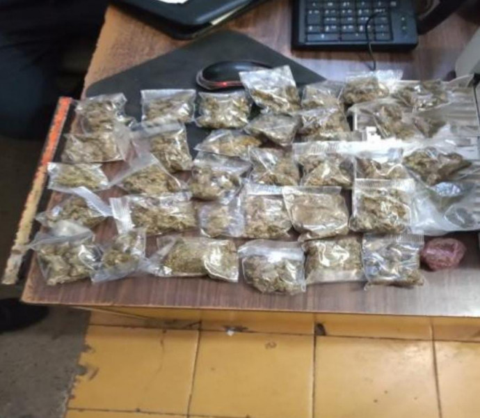 Decomisan en operativos mixtos mas de 100 dosis de drogas