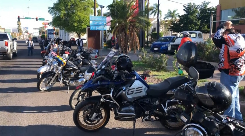 Motociclistas de Cajeme desfilaron el pasado fin de semana para concientizar a la población de la lucha contra el cáncer