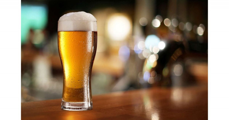 Una cerveza y otros alcoholes traen beneficios después de los 40