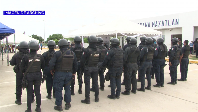 Detectan a policías municipales "huachicoleros" en Mazatlán