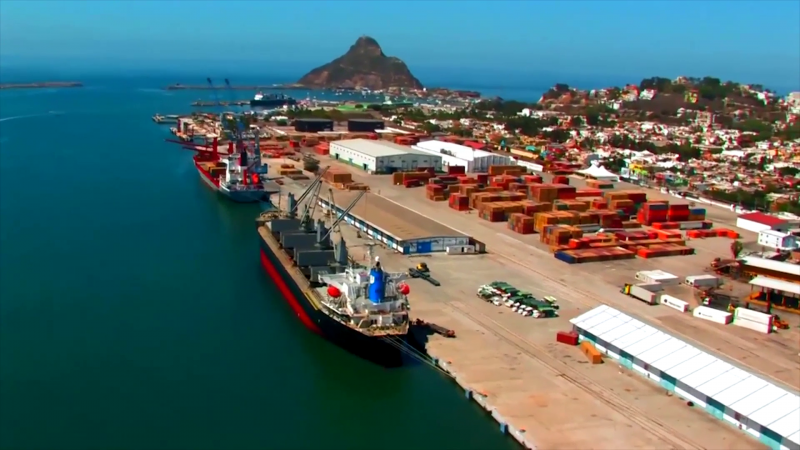 Mazatlán al tope en movimiento de carga portuaria