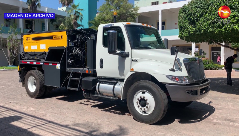 Ayuntamiento de Mazatlán sí comprará camión para bacheo