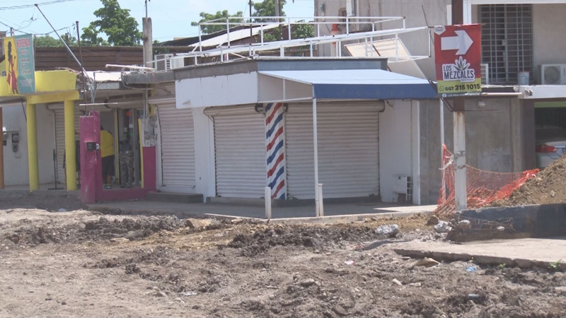 Cierran locales comerciales que se ubican en el tramo de reparación por la Obregón
