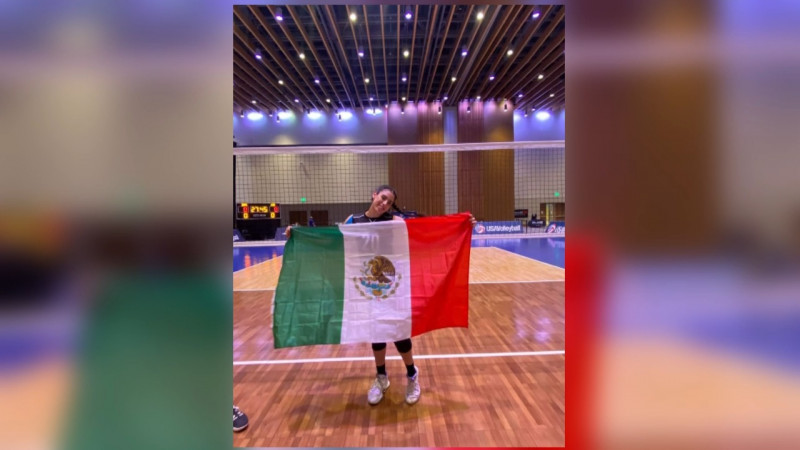 Como todo una campeona familiares y amigos de la atleta Paula Camila la reciben al llegar a Ciudad Obregón tras ganar torneo de voleibol