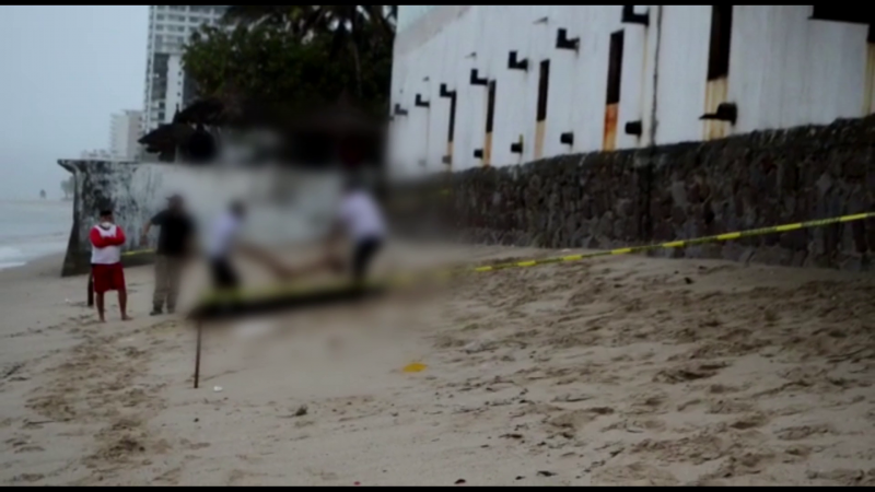 Mar arroja dos cuerpos en playa de zona dorada de Mazatlán.