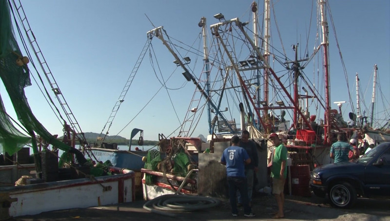 Pescadores de altamar siguen en pie de lucha