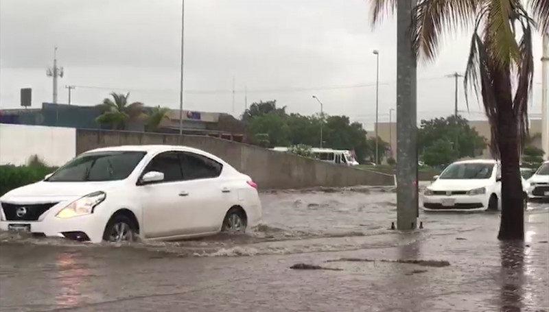 Alcalde de Mazatlán recorrió la ciudad tras las lluvias de este miércoles