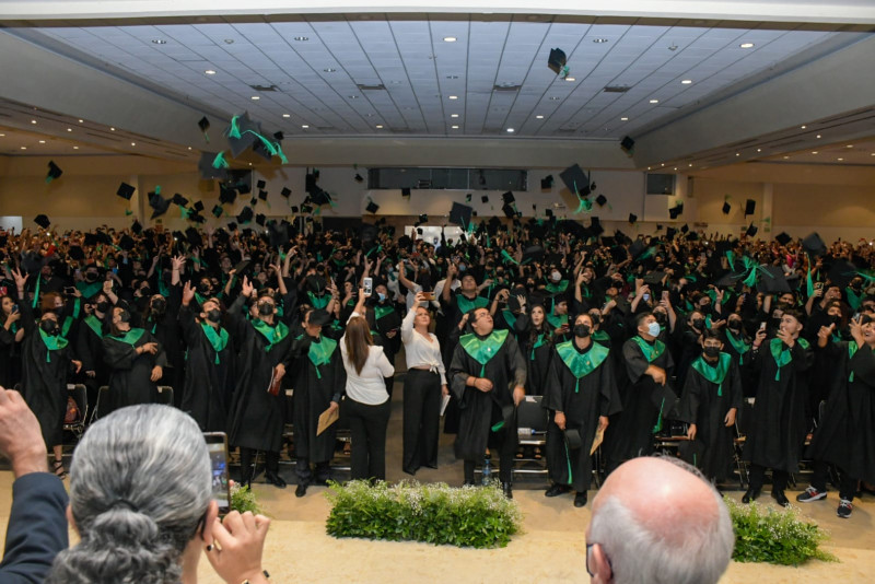 Se gradúan 731 alumnos de Conalep de los planteles de Culiacán.