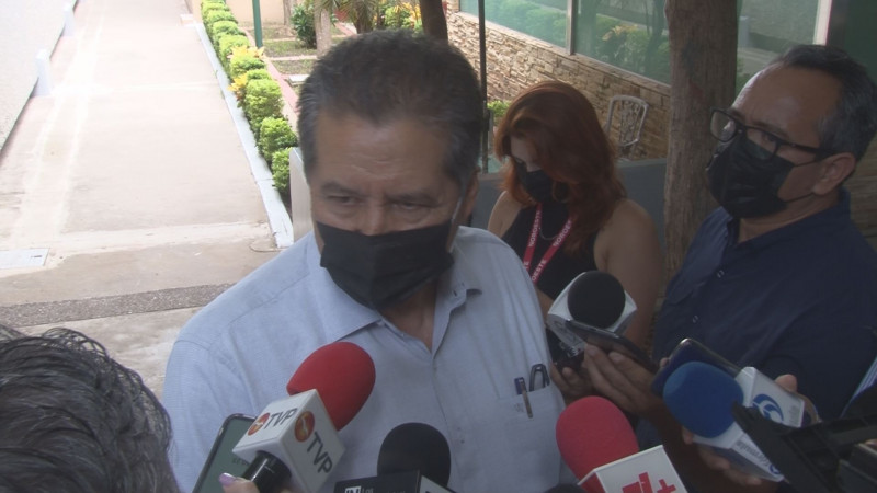 Feliciano Castro acusa irregularidades para entrega de plazas en la UAS