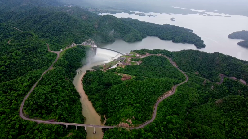 4 unidades de generación de energía hidroeléctrica en presas Santa María y Picachos