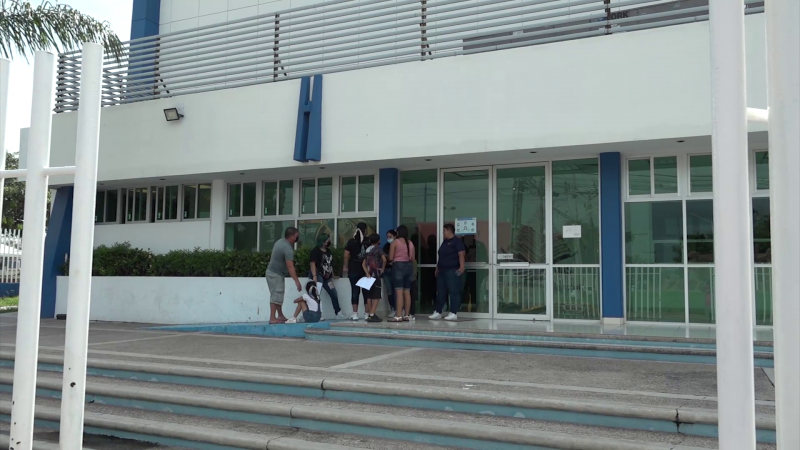 Baja afluencia de personas en el centro de vacunación contra Covid-19 en Mazatlán