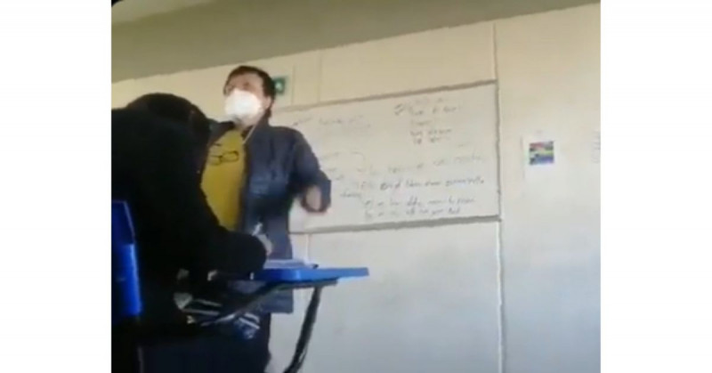 Despiden a maestra de Puebla por insultar a alumnos de varias formas (video)