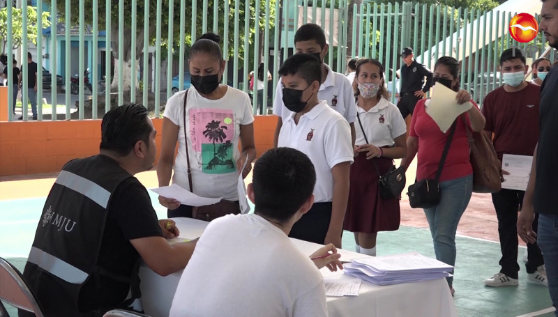1,500 jóvenes reciben beca PROASE en Mazatlán