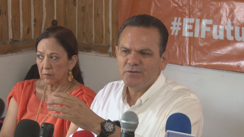 “Pachangas sin beneficio”: Sergio Torres criticó los viajes del alcalde de Mazatlán