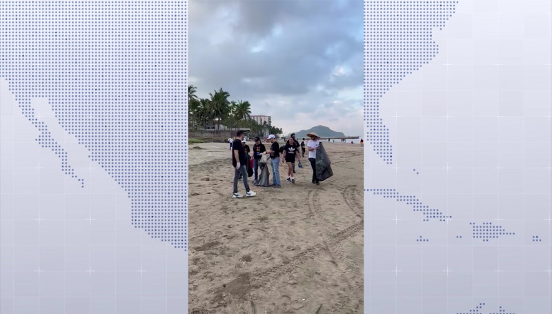 Limpian playa de Mazatlán y sacan 150 kilogramos de basura