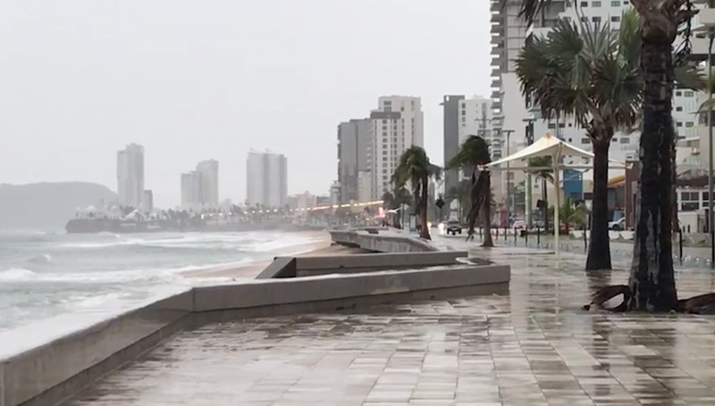 Mazatlán sin afectaciones mayores tras el paso del Huracán "Orlene"
