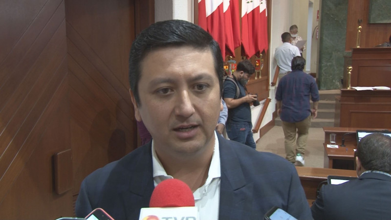 Diputado Feliciano Valle se separa de la bancada del PRI en el Congreso del Estado