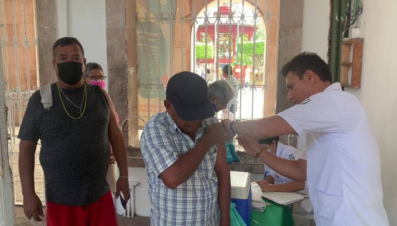 Comienza vacunación contra la influenza en Mazatlán