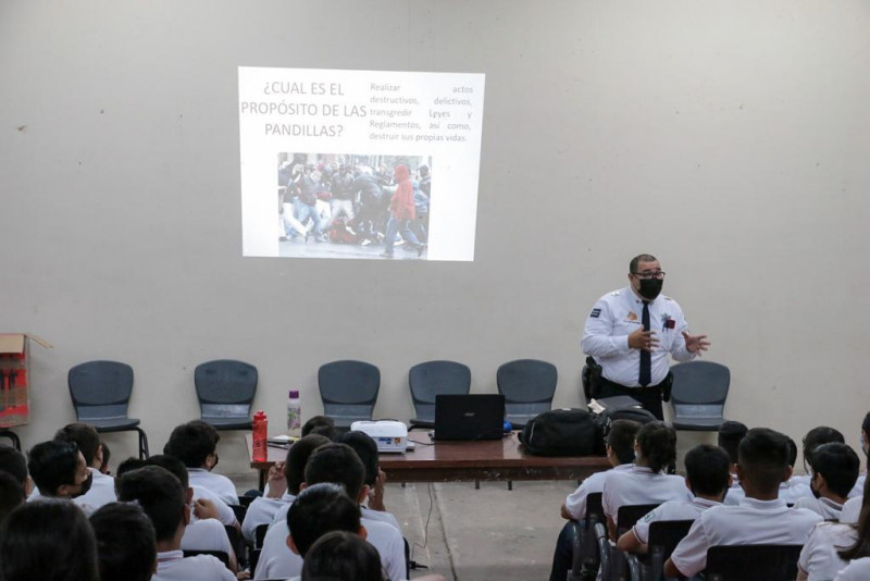 Ofrece policía Municipal pláticas en prevención del delito a estudiantes del plantel José Rafael Campoy
