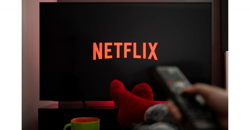 Acciones de Netflix suben 10% al ganar 2.4 millones de suscriptores