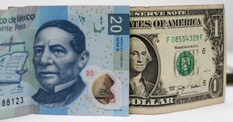 Moody's advierte de depreciación de 20 % del peso frente al dólar