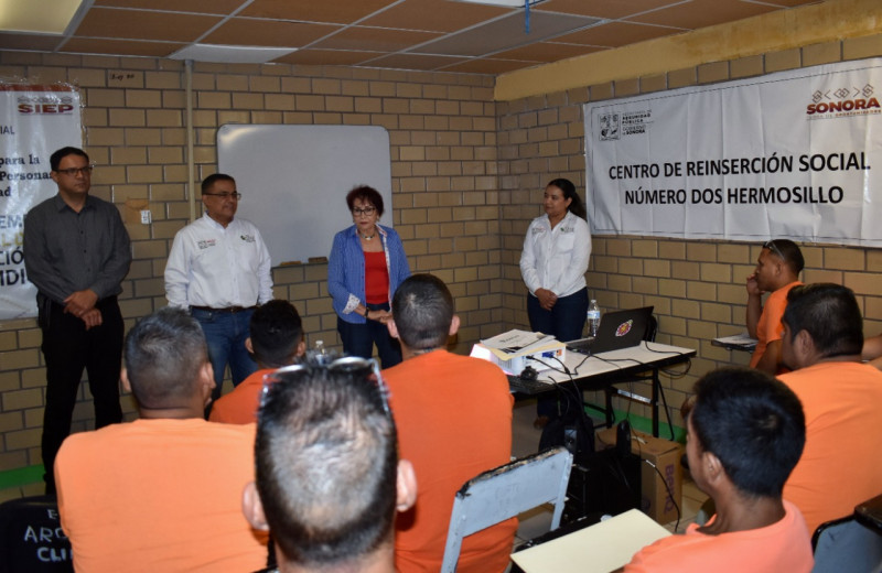 Capacita secretaria del Trabajo a personas privadas de su libertad