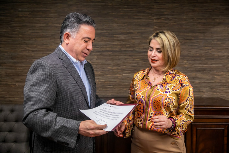 Chayito Torres es nombrada oficial del Registro Público