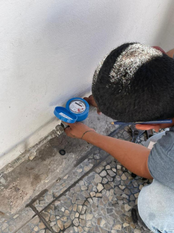 Impulsa Comisión Estatal del Agua instalación de medidores con financiamiento