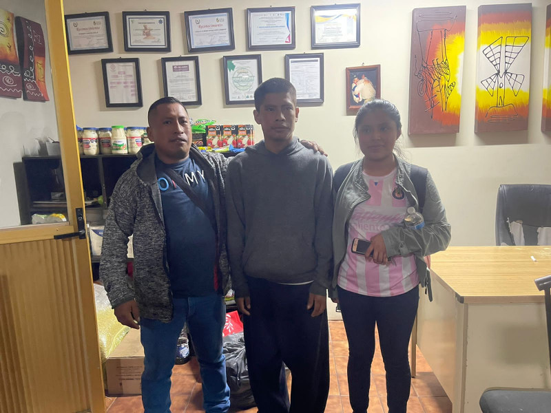 Joven de Chiapas se reúne con su familia luego de 10 años