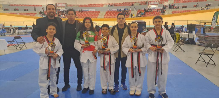 Sinaloa logra par de medallas de oro en Nacional de Teakwondo