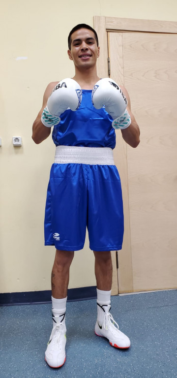 SACA MIGUEL VEGA VICTORIA  EN EL MUNDIAL DE BOXEO ELITE