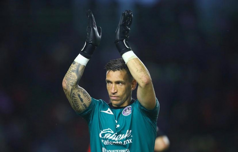 Nicolás Vikonis causa baja en el Mazatlán FC