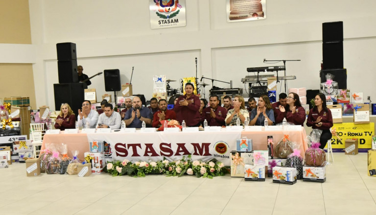 Reconoce Gobierno de Mazatlán a mujeres y mamás del STASAM