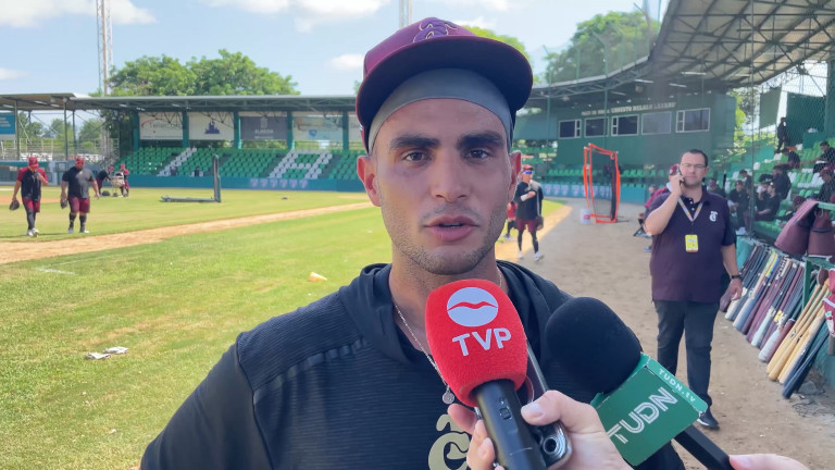 Reporta a pretemporada de Tomateros de Culiacán el cubano Albert Lara