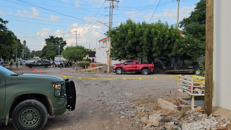 Atacan a balazos camioneta en la colonia Emiliano Zapata en Culiacán