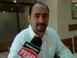 Crítica Carlos Castaños proyecto para unidad administrativa