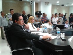 Proponen diputados y periodistas acciones en contra de violencia hacia comunicadores.